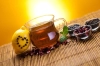 تصویر باکیفیت چای خشک و فنجان چای